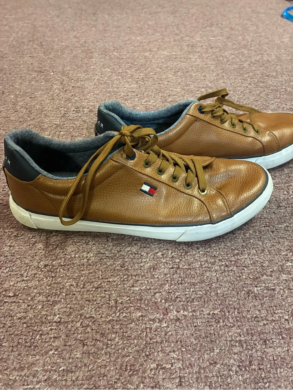 Tommy Hilfiger Men’s Brown Leather Low-Top Sneakers